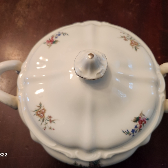 Crown Bavaria Germany Bouquet Footed Covered Dish- Floral  W/Silver Trim. No Cra - Picture 3 of 5